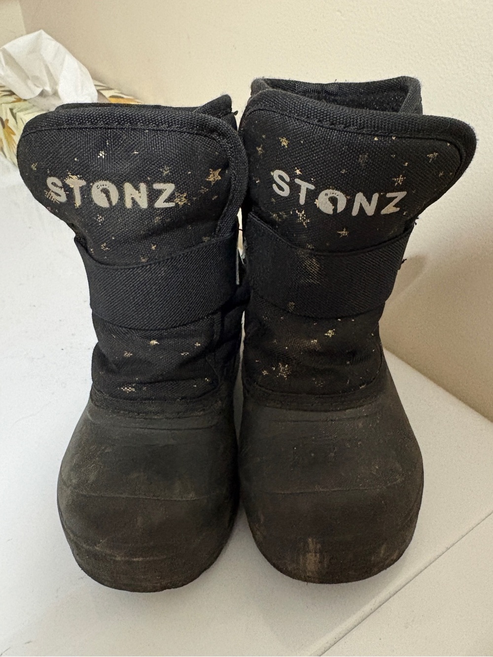 Stonz Kids Black Winter Boots with Gold Stars size 9